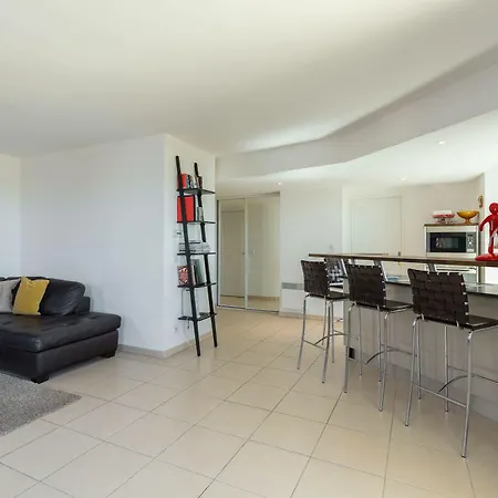 Superb Penthouse In Centre Of Stunning Views Air-conditioning Internet Near The Palais 532 Apartman