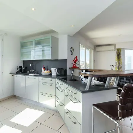 Apartman Superb Penthouse In Centre Of Stunning Views Air-conditioning Internet Near The Palais 532
