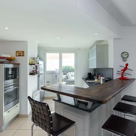 Apartman Superb Penthouse In Centre Of Stunning Views Air-conditioning Internet Near The Palais 532